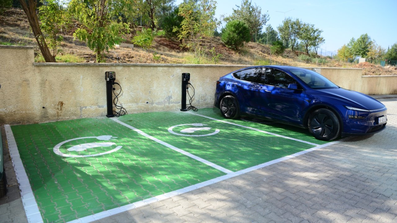 KSÜ Kampüsüne 8 Adet Elektrikli Araç Şarj İstasyonu Kuruldu!