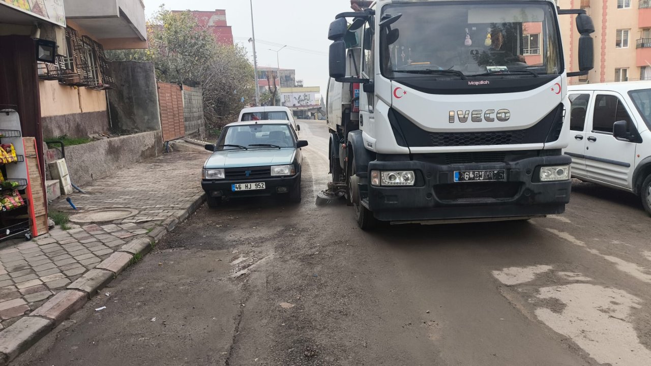 Dulkadiroğlu Belediyesi, İlçe Genelinde Temizlik Çalışmalarını Sürdürüyor!