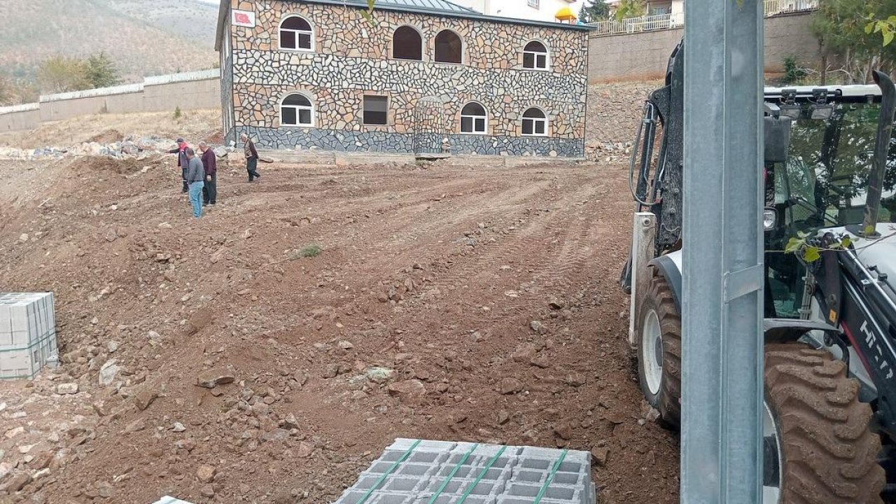 Türkoğlu’nda Hizmet Seferberliği Sürüyor: İlçenin Dört Bir Yanında Çalışmalar Hız Kazandı