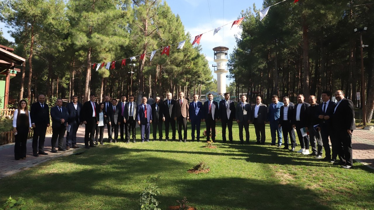 Kahramanmaraş'ta "Gençler Kürsüde" Projesi Tanıtıldı: Yeni Dönem İçin Protokol İmzalandı