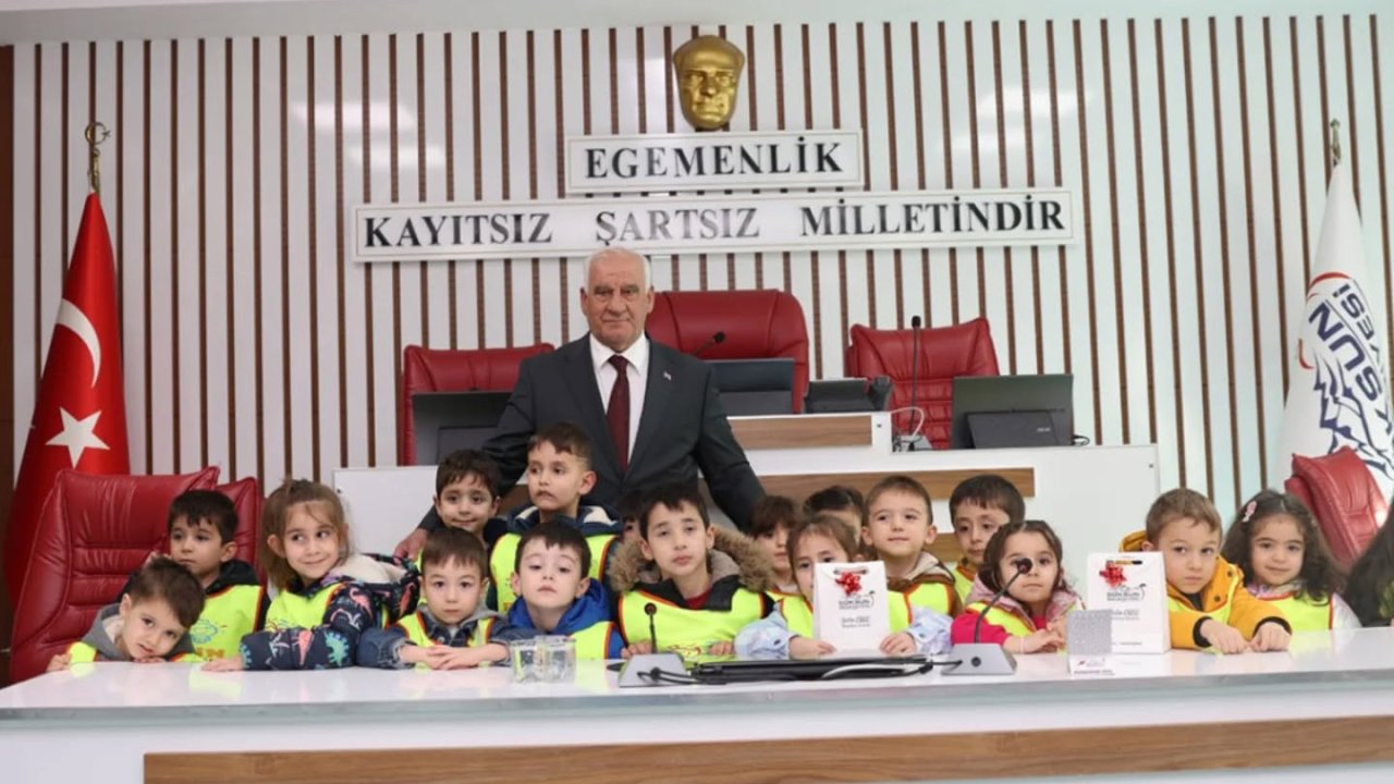 Dünya Çocuk Hakları Günü’nde Miniklerden Göksun Belediyesi’ne Anlamlı Ziyaret