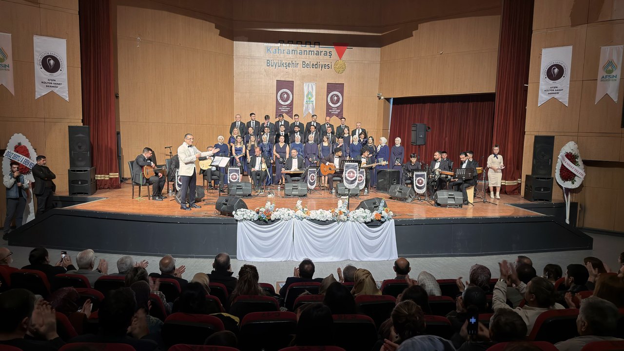 “İncesaz Şarkıları” Konseri Müzikseverleri Nostaljik Bir Yolculuğa Çıkardı