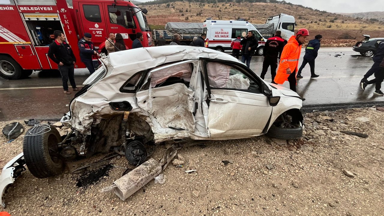 Kahramanmaraş’ta İki Otomobil Çarpıştı! 1 Ölü, 2 Yaralı