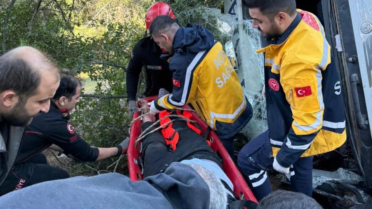 Kahramanmaraş’ta kamyon uçuruma yuvarlandı!