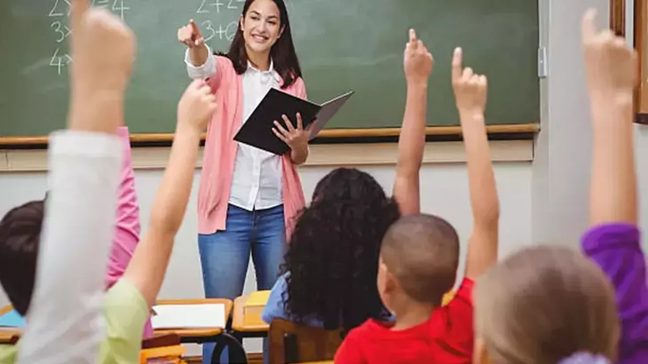 1 Ocak’tan Sonra Okullar 4 Gün Mü Olacak?