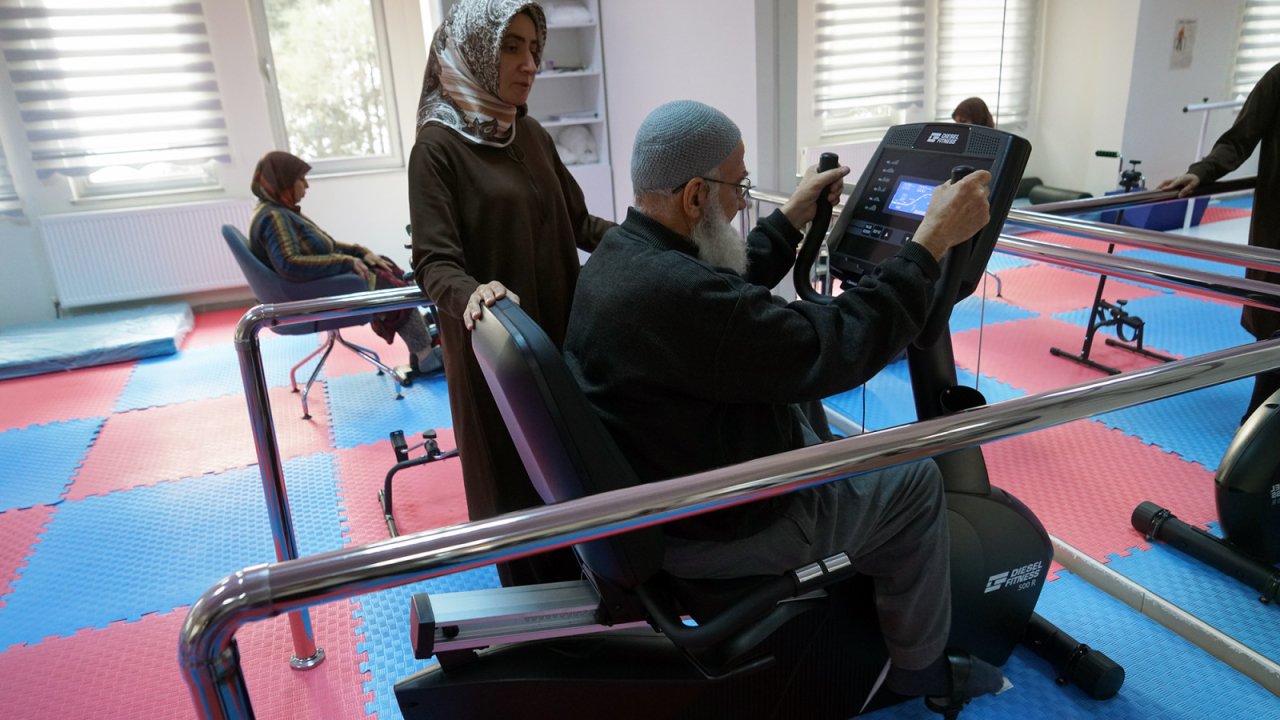 Kahramanmaraş Büyükşehir  Yaşlılara Güvenli ve Sağlıklı Bir Yaşam Sunuyor!