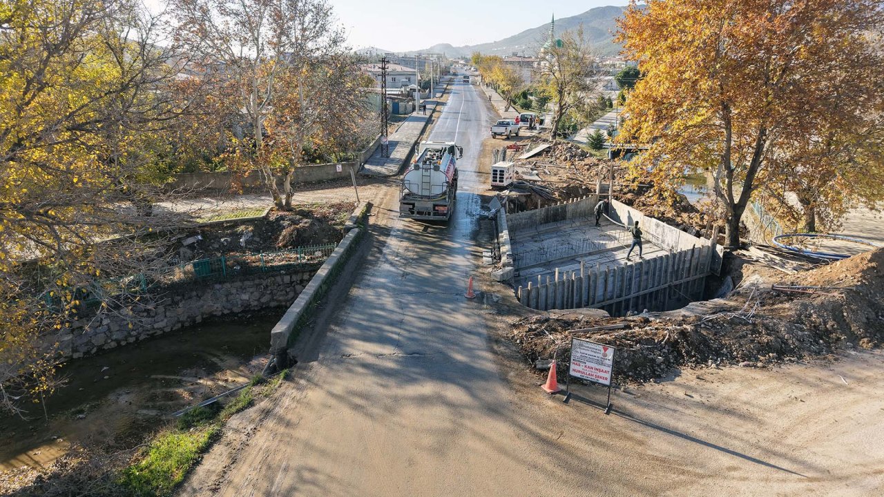 Şekeroba’ya Kahramanmaraş Büyükşehir’den Trafiği Hafifletecek Köprü Hamlesi!