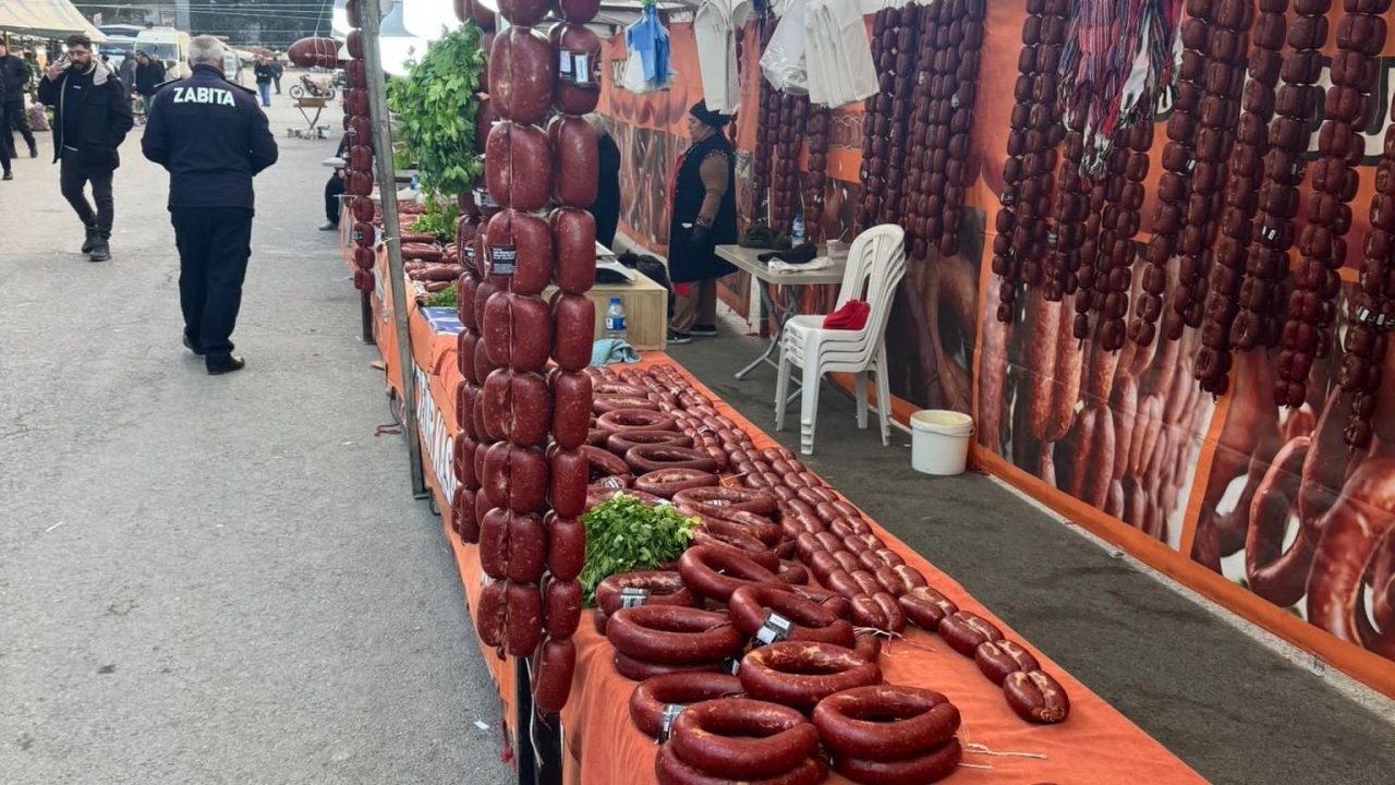 Kahramanmaraş’ta Zabıta Denetiminde 850 Kilo Tarihi Geçmiş Sucuk Ele Geçirildi!