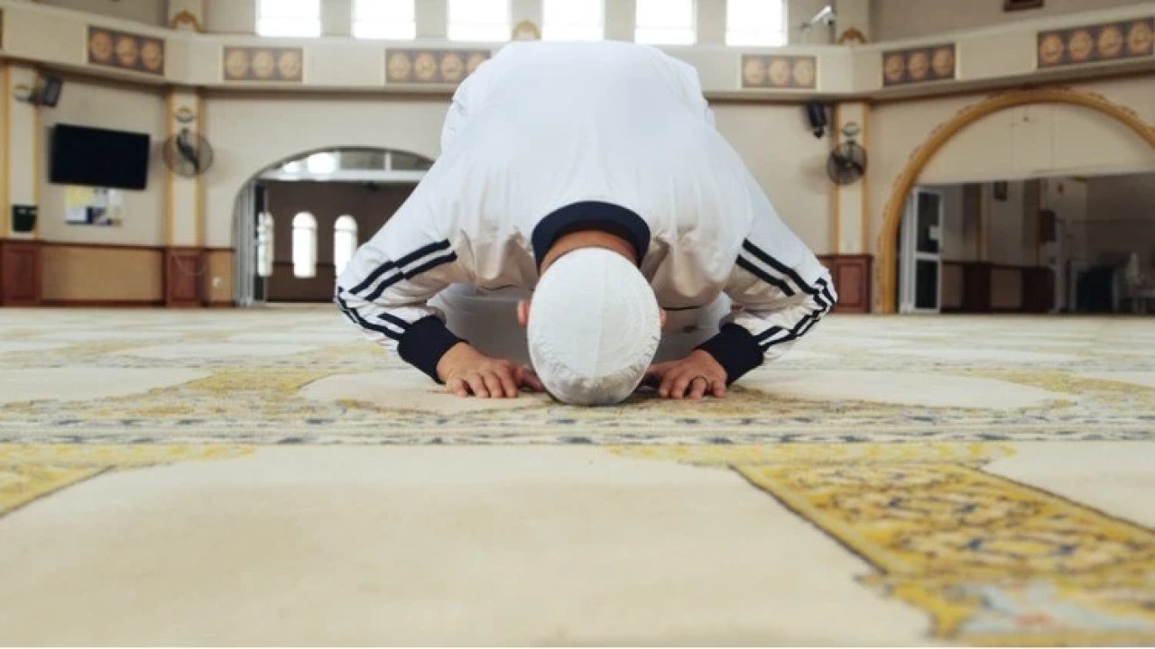 Hacet Namazı Nasıl Kılınır? Kaç Rekât, Ne Zaman Kılınır? Hacet Namazı Duası ve Detaylı Anlatım