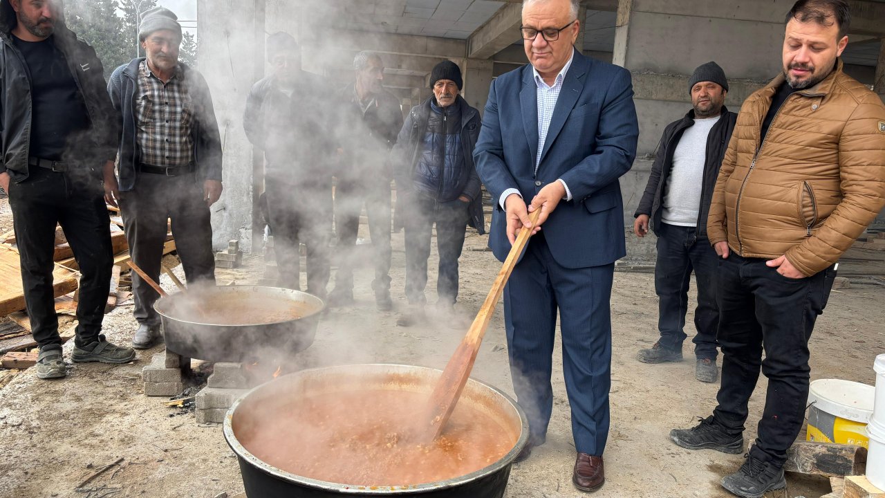 Mehmet Kaya, 12. Yerinde Dönüşüm İnşaatında Geleneksel Kurban Kesti