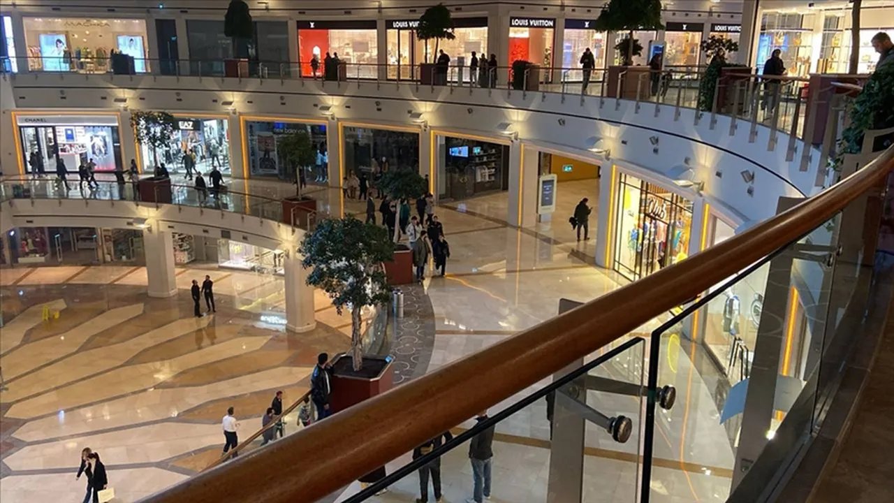 Yılbaşında AVM'ler Açık mı? 31 Aralık ve 1 Ocak Çalışma Saatleri