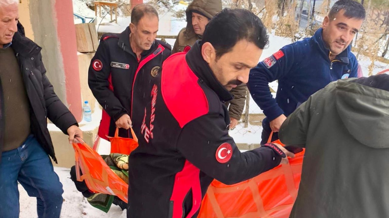 Kahramanmaraş’ta Ekinözü’nde yangın! 1 Kişi İtfaiye Tarafından Kurtarıldı