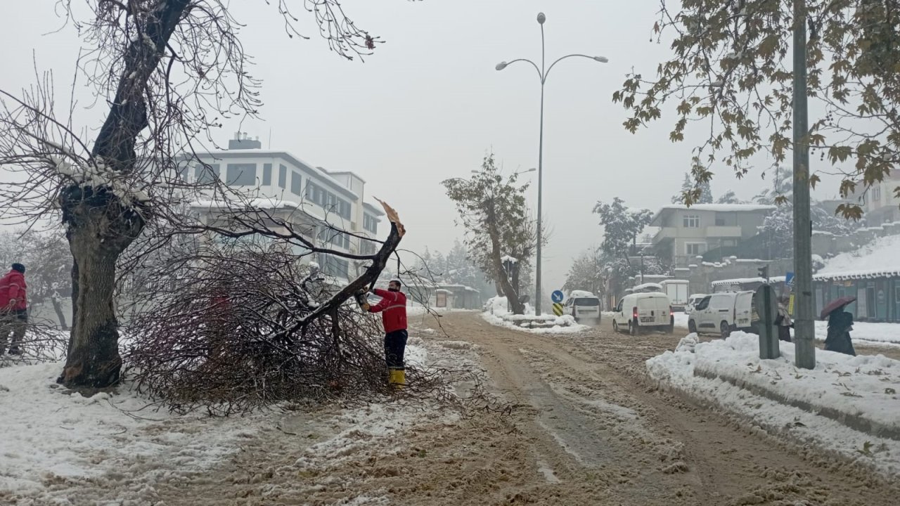 Kışın Zorlu Şartlarında Kahramanmaraş Büyükşehir’den Hızlı Müdahale!