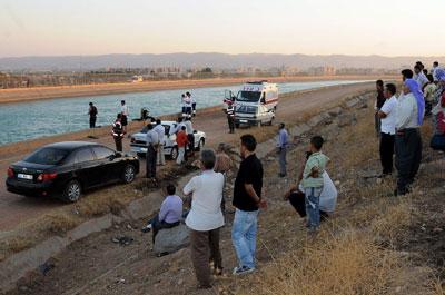 Balık tutmak isterken suya düştü