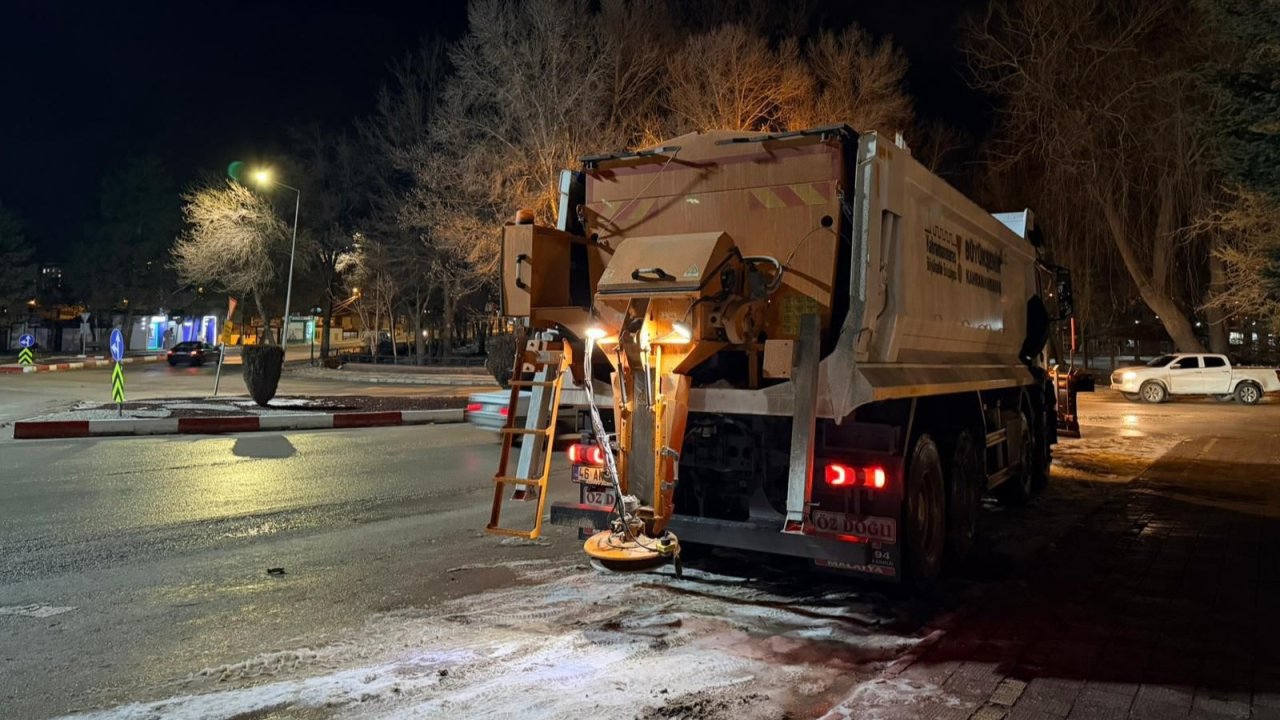 Kahramanmaraş Büyükşehir’den Kuzey İlçelerde Kar Nöbeti!