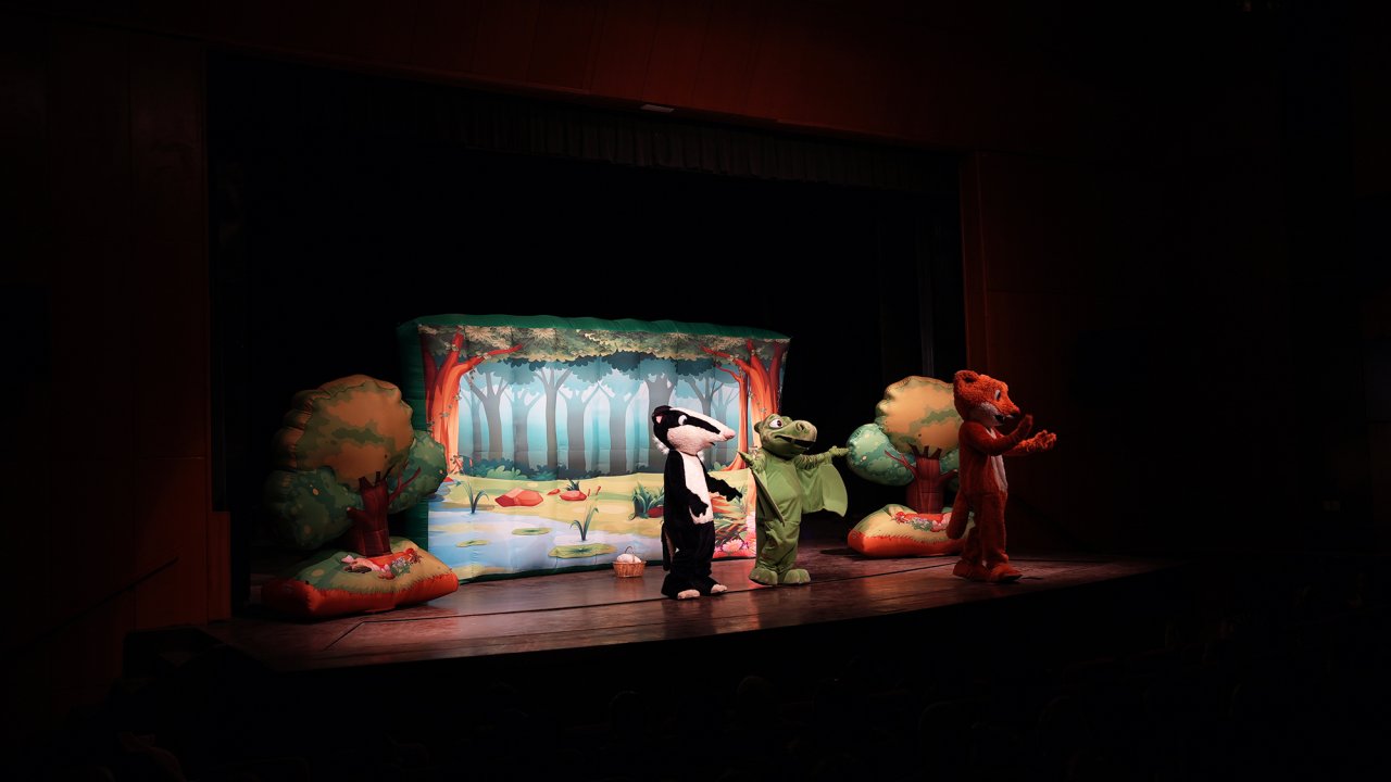 Büyükşehir, “Sevimli Dinozor Dobizor” ile Minikleri Sanatla Buluşturdu!