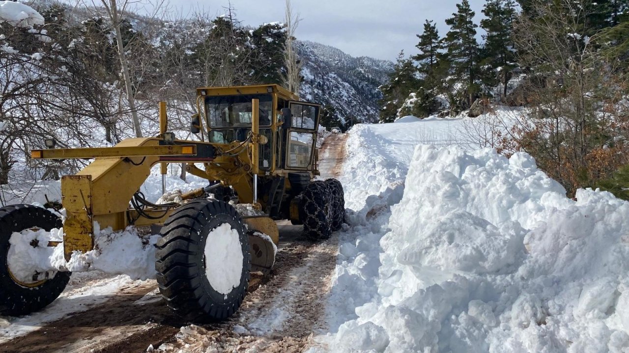 Kahramanmaraş’ta Karla Mücadelede Tam Kadro Mesai