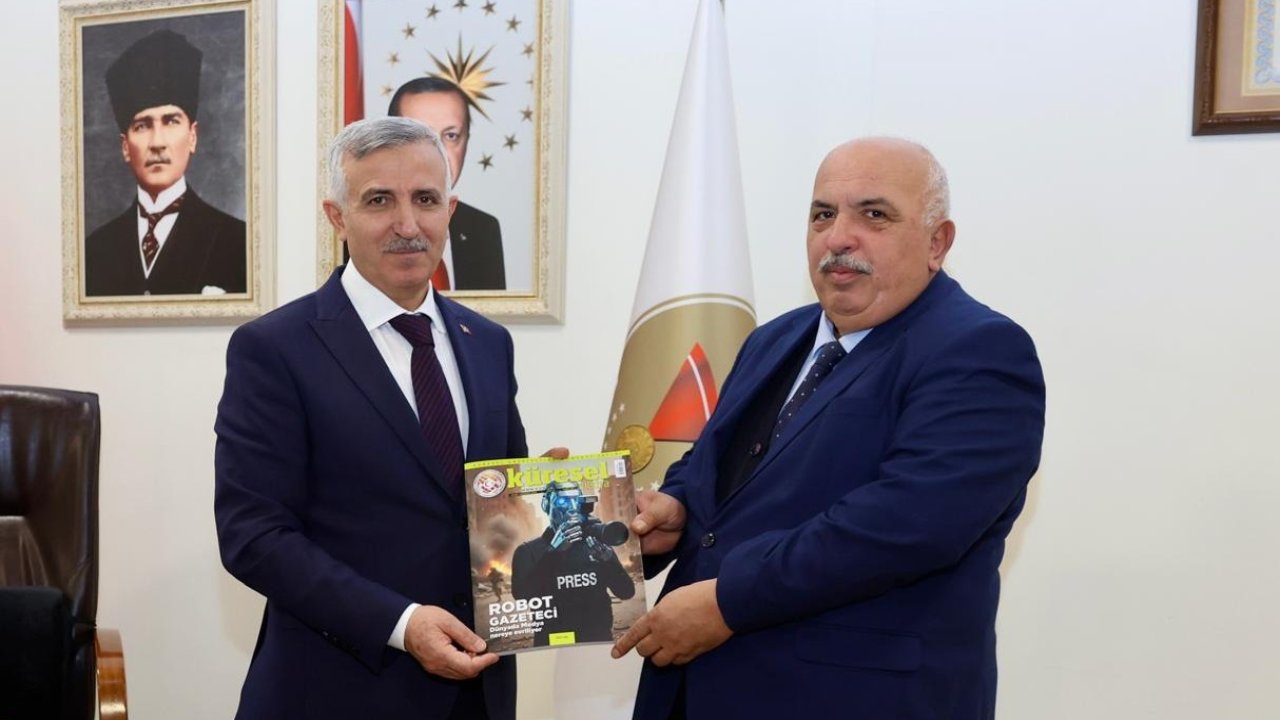 Vali Mükerrem Ünlüer’e Küresel Medya Dergisi Takdim Edildi!