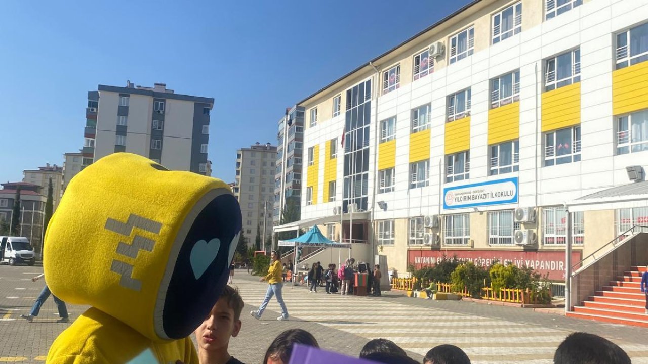 Kahramanmaraşlı Öğrencilere "Ekranı Bırak, Kitaba Bak" Çağrısı!