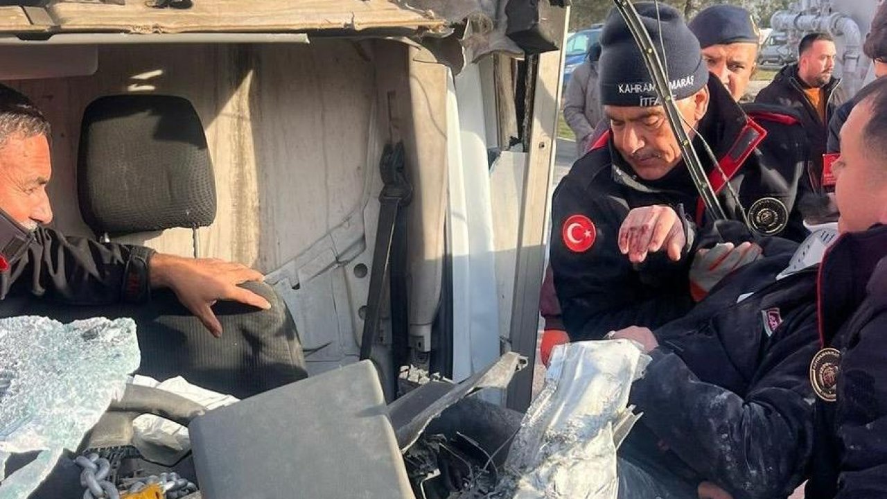 Kahramanmaraş’ta yakıt tankeri ile kamyonet çarpıştı! 1’i ağır 2 yaralı