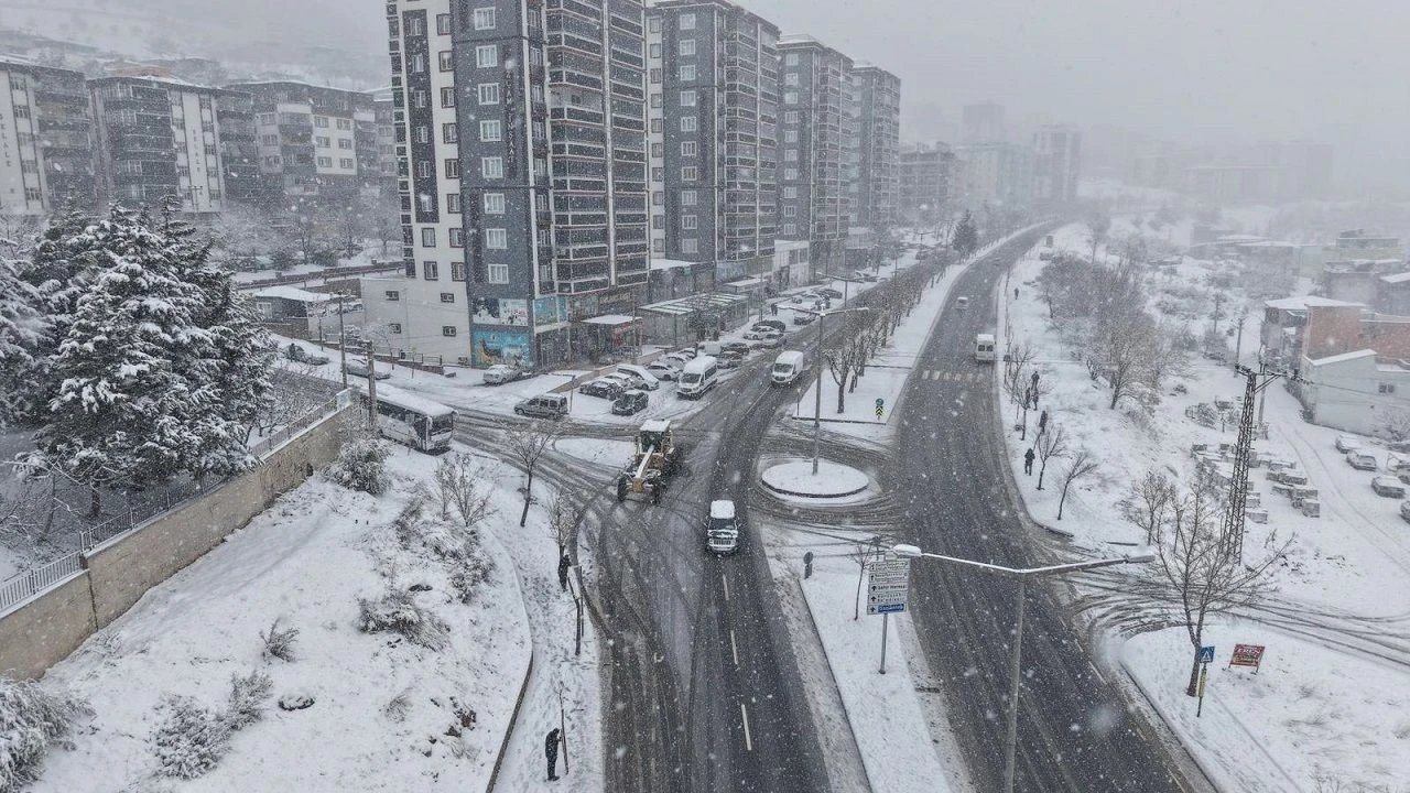 Kahramanmaraş Valiliği Açıkladı: 23 Ocak’ta Kurslar ve Kreşler Tatil!