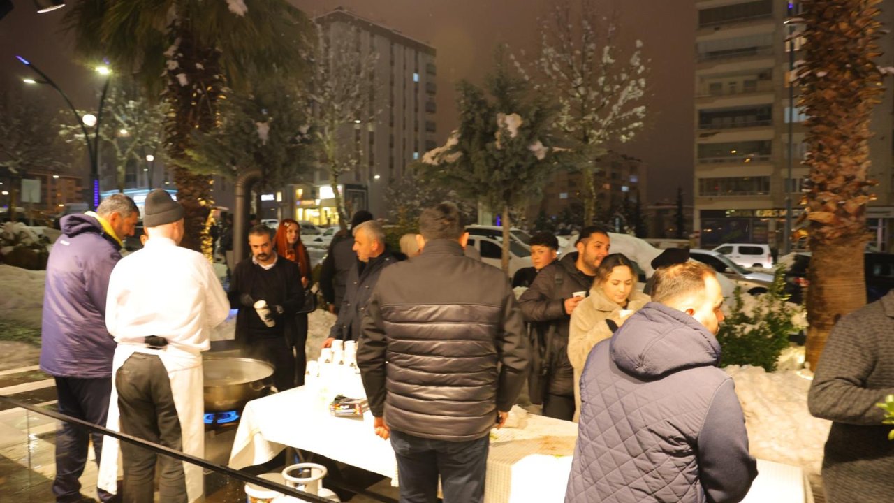 Alpedo’dan Kahramanmaraşlılara 1 Ton Sıcak Salep İkramı!