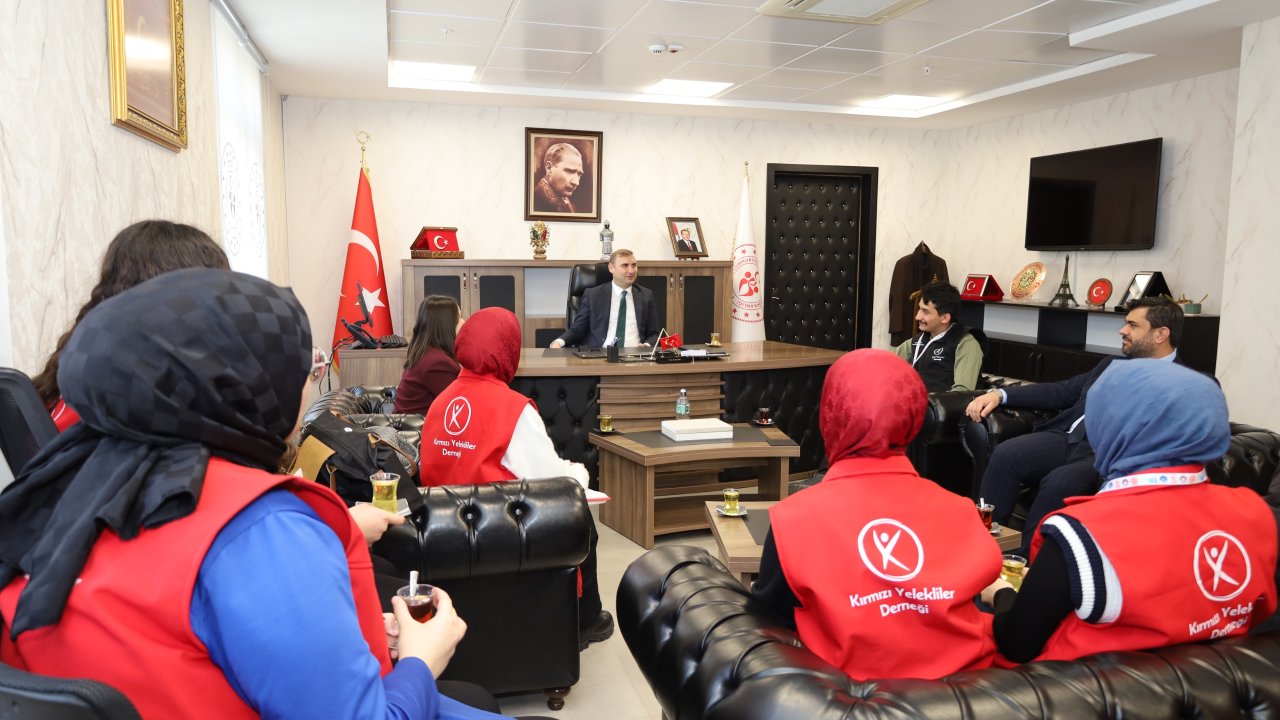 Kırmızı Yelekliler’den Kahramanmaraş ziyareti!