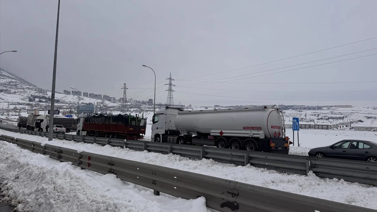 Gece Kapanan Kahramanmaraş–Kayseri Yolu Ulaşıma Açıldı!