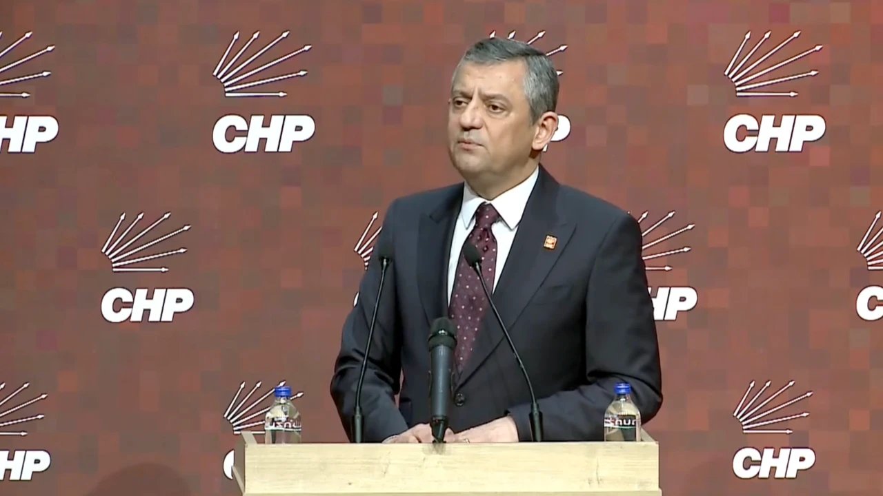 Özgür Özel Kahramanmaraş’ta! "Toplam 132 milyar dolar deprem vergisi toplanmış"