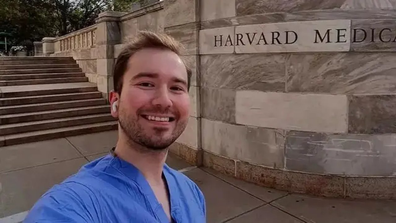 Harvard’lı Türk Bilim İnsanı Berk Kaan Aktaş Kimdir? Kanser Araştırmaları Yapan Genç Doktorun Hayatı ve Kariyeri