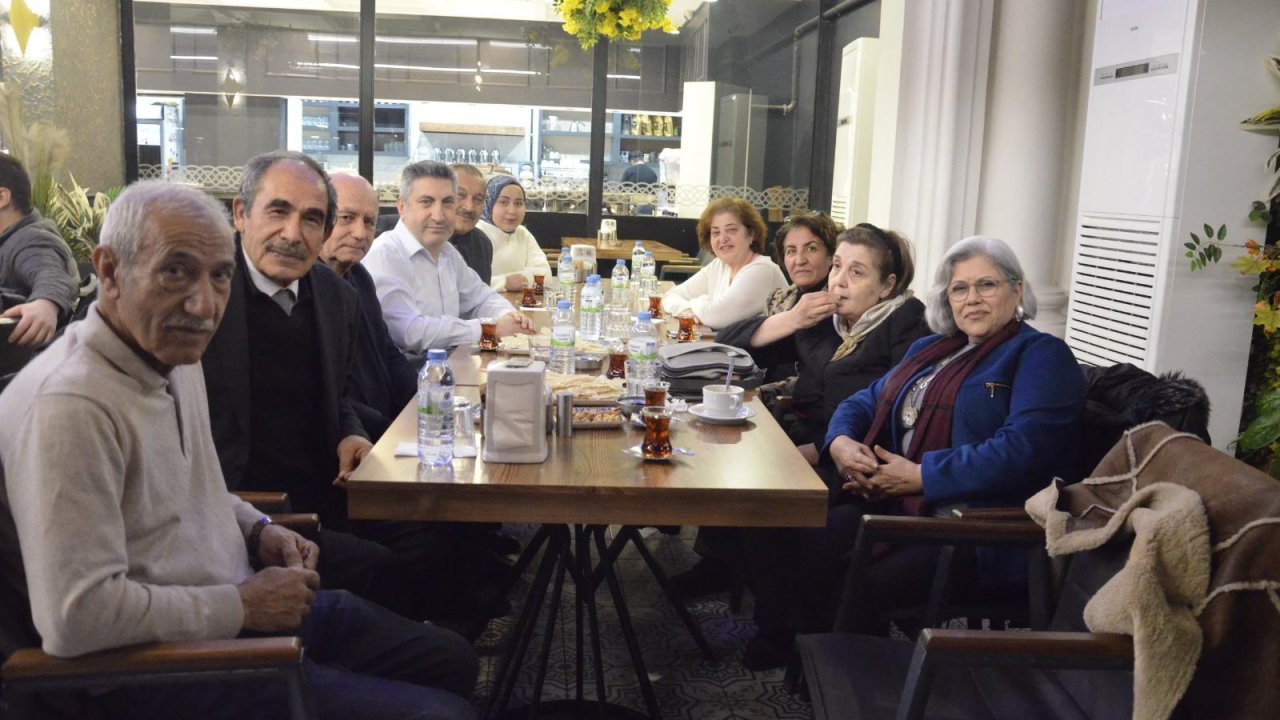 Sanatçı Cemile Sönmez’den 30 Yıl Sonra Sürpriz Buluşma!