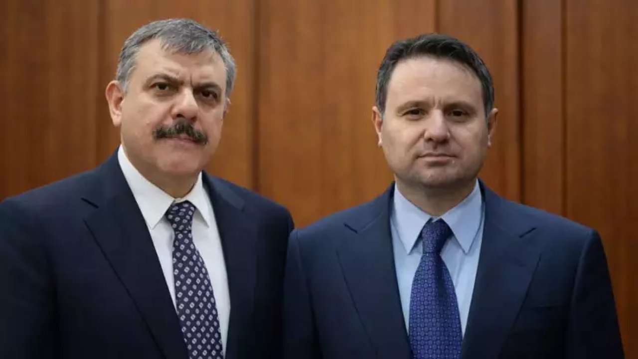 İki bakan değişti!