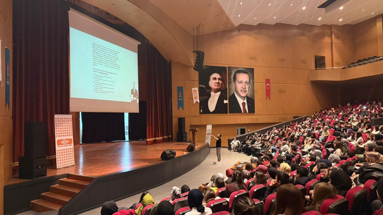Onikişubat Belediyesi’nin YKS ve KPSS Kazandıran Taktikler Kampı yoğun katılımla başladı