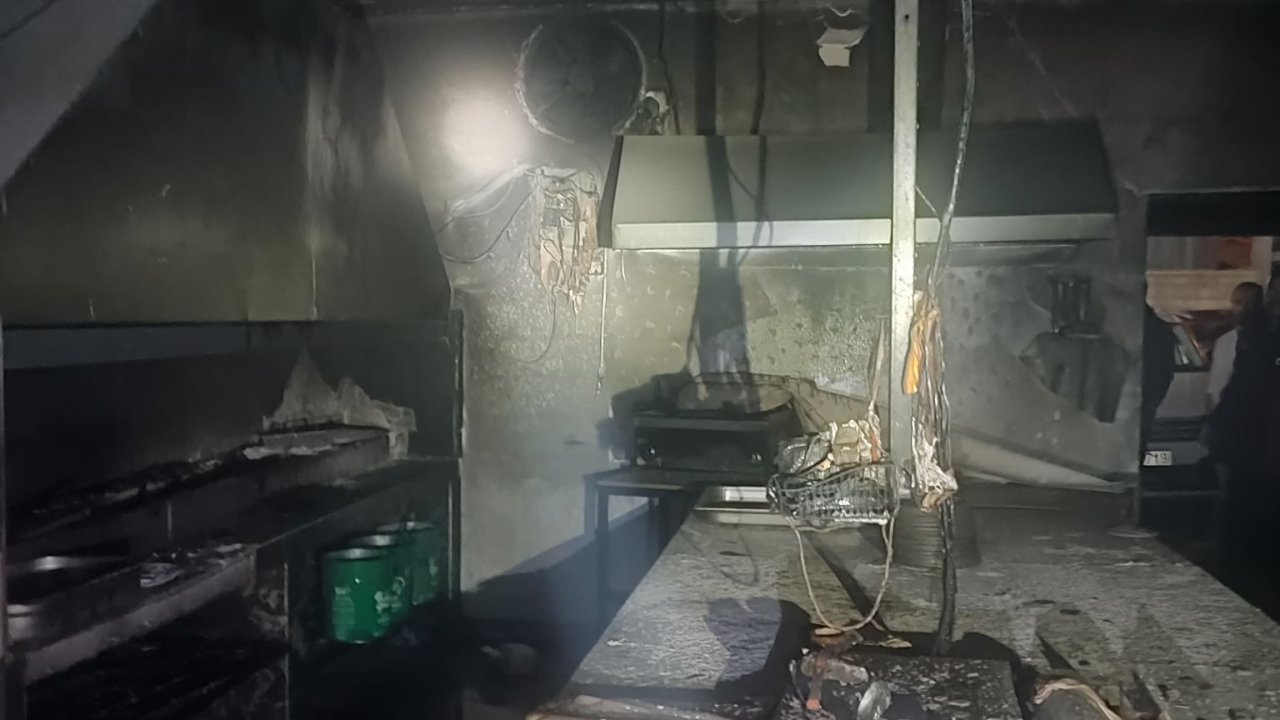 Kahramanmaraş’ta işyeri yangınında 4 kişi dumandan etkilendi!