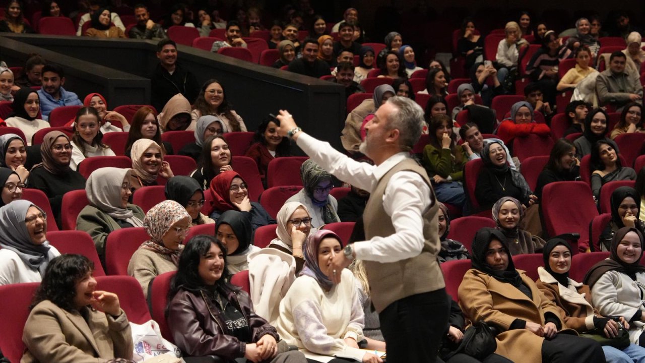 Onikişubat Belediyesi’nin YKS ve KPSS Kazandıran Taktikler Kampı yoğun ilgi gördü