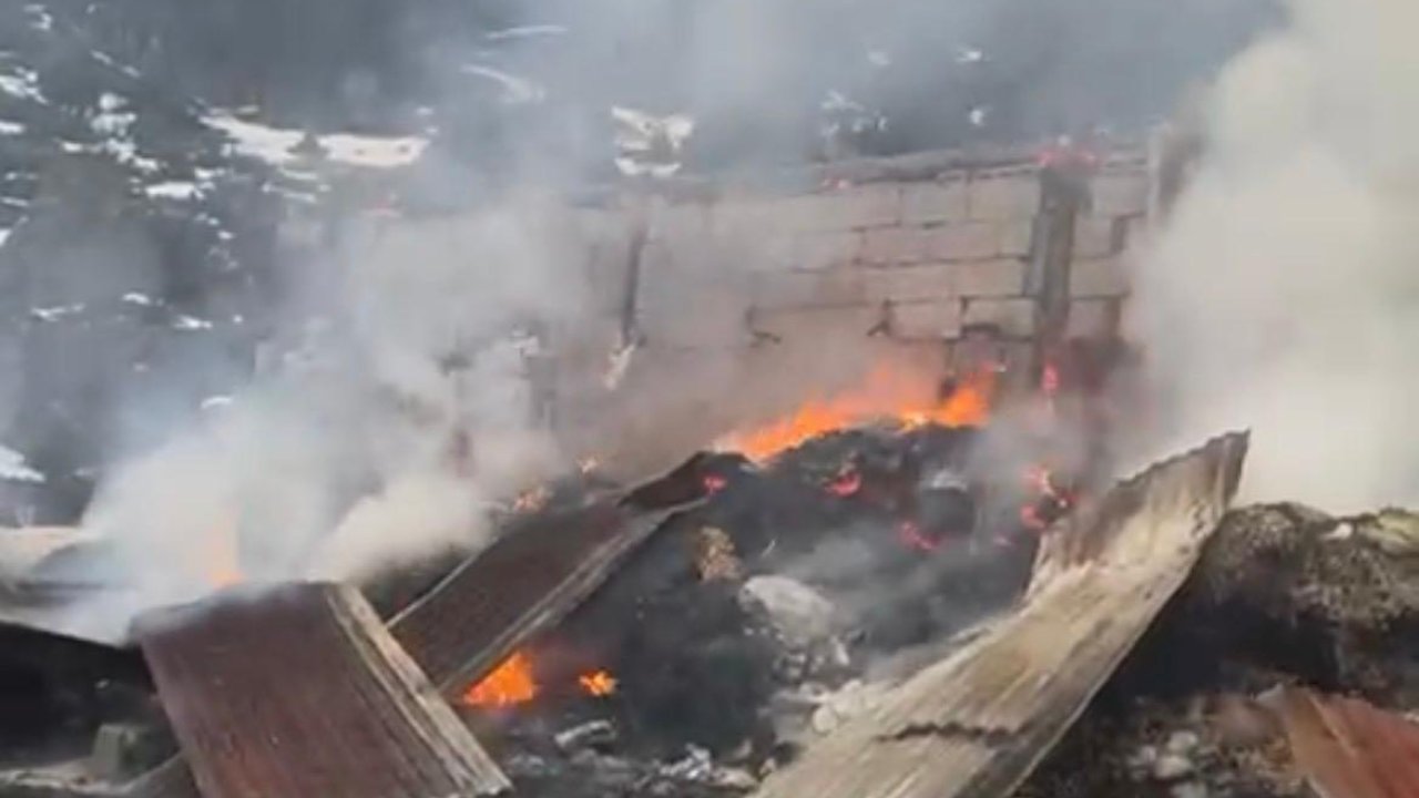 Kahramanmaraş’ta ahır yangını!