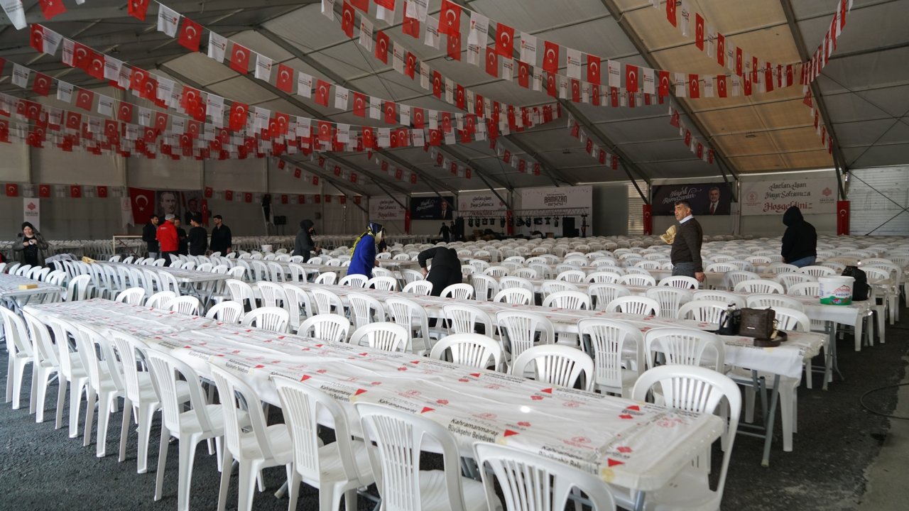 Kahramanmaraş’ta 3 Noktada İftar Çadırı kuruldu!