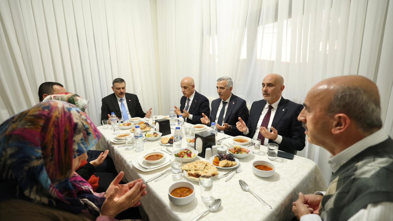 Bakan Çiftçi Kahramanmaraş’ta Saylak Ailesinin iftar Sofrasına Konuk Oldu!