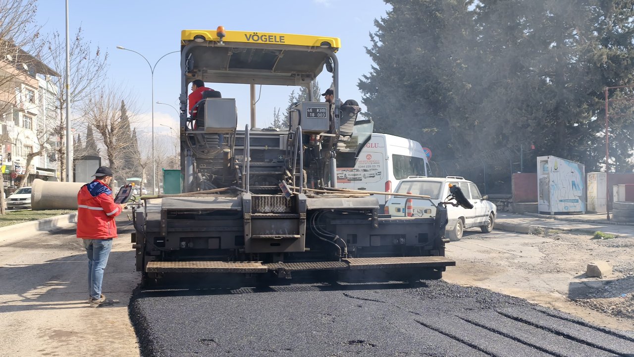 Büyükşehir, Altyapı Sonrası Yol Yenilemelerini Durmaksızın Sürdürüyor!