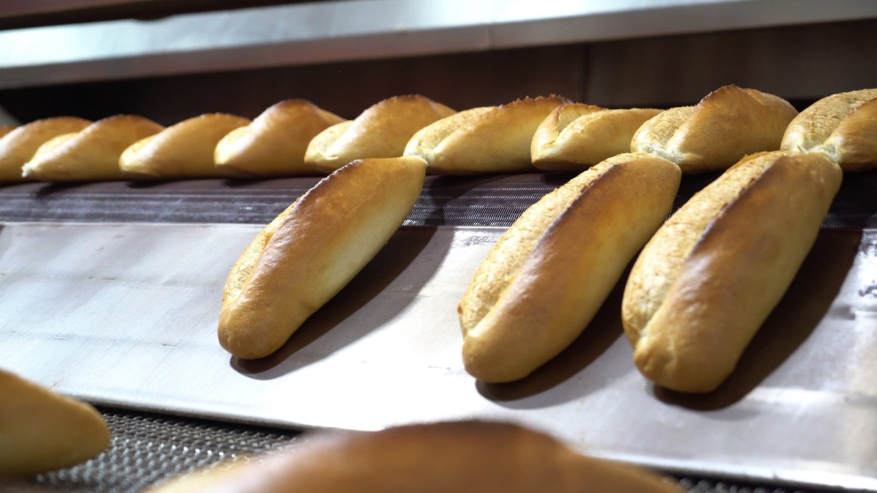 Kahramanmaraş’ta günlük 50 Bin ekmek yarı fiyatına sofralara ulaşıyor!