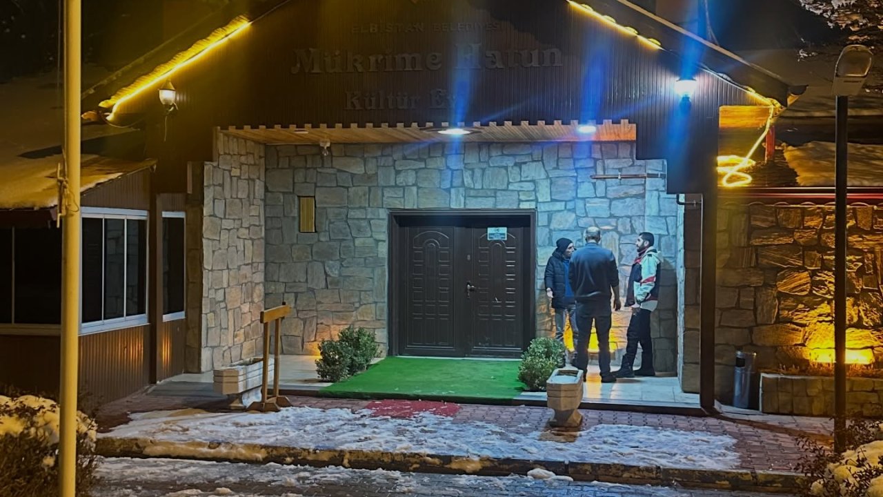 Elbistan'da Deprem Sonrası Anlamlı Dayanışma: Belediye Tesisleri ve Esnaf Kapılarını Açtı!