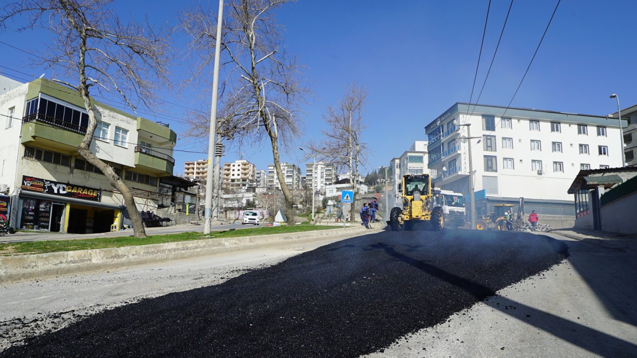 Büyükşehir Yol Yenilemelerini Durmaksızın Sürdürüyor!