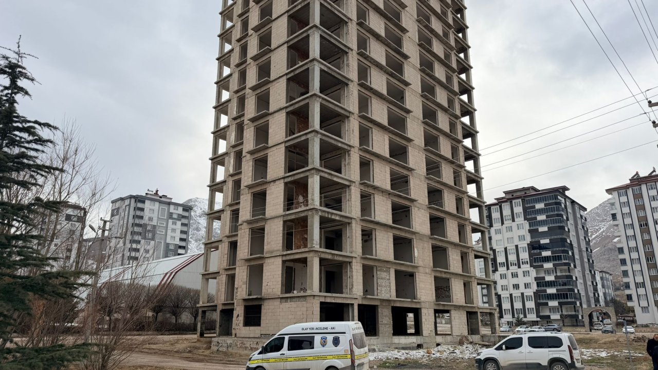 Kahramanmaraş’ta 18 Yaşındaki Genç Kız İnşaattan Atlayarak Hayatını Kaybetti!