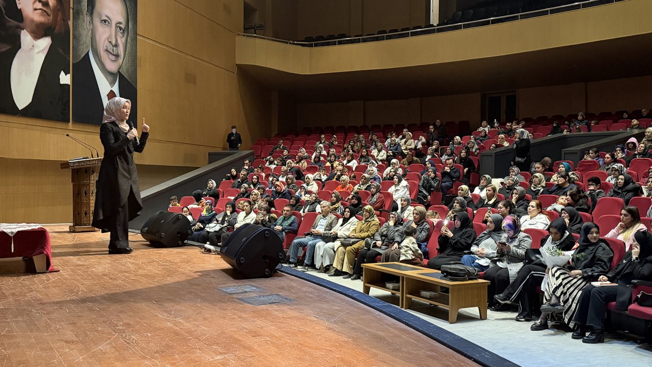 Kahramanmaraş’ta Kadının Aile ve Toplumdaki Önemi Konuşuldu!