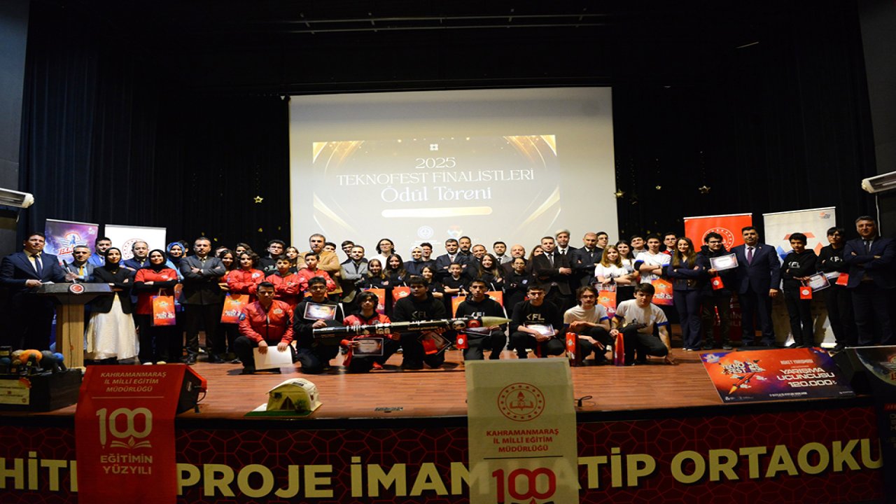 KSÜ Yönetimi TEKNOFEST Başarısını Paylaşan Öğrencilerin Ödül Törenine Katıldı