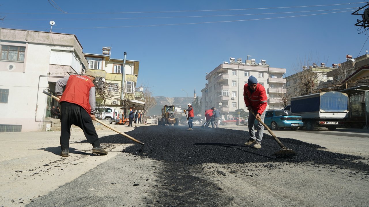 Yollarda Asfalt Çalışması Kesintisiz Sürüyor!