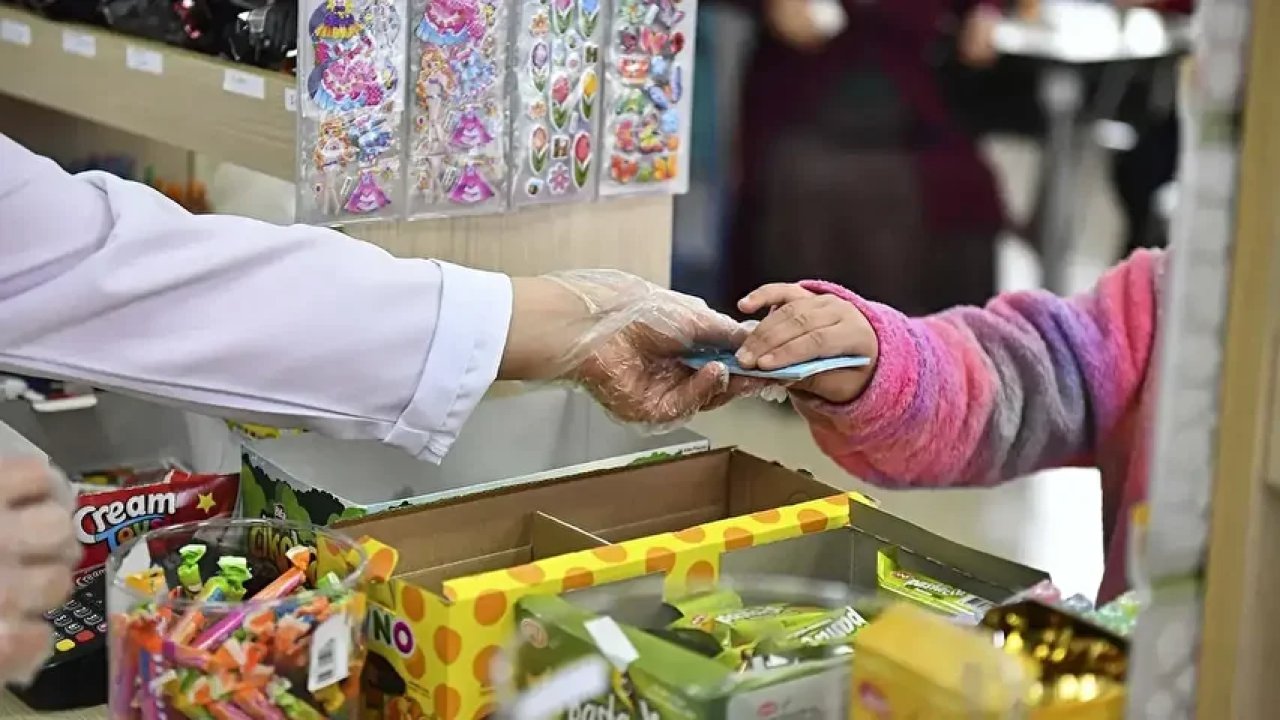 Kantin Kartı Nedir? Öğrencilere Verilecek 2 Bin TL Destek Kimleri Kapsıyor?