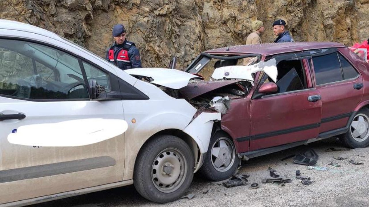 Kahramanmaraş Ekinözü’nde İki Araç Çarpıştı! 43 Yaşındaki Kadın Yaşamını Yitirdi