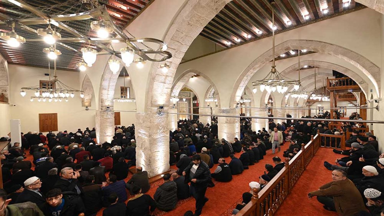 Kahramanmaraş’ta Ulu Camii, Kadir Gecesi’nde Doldu Taştı!