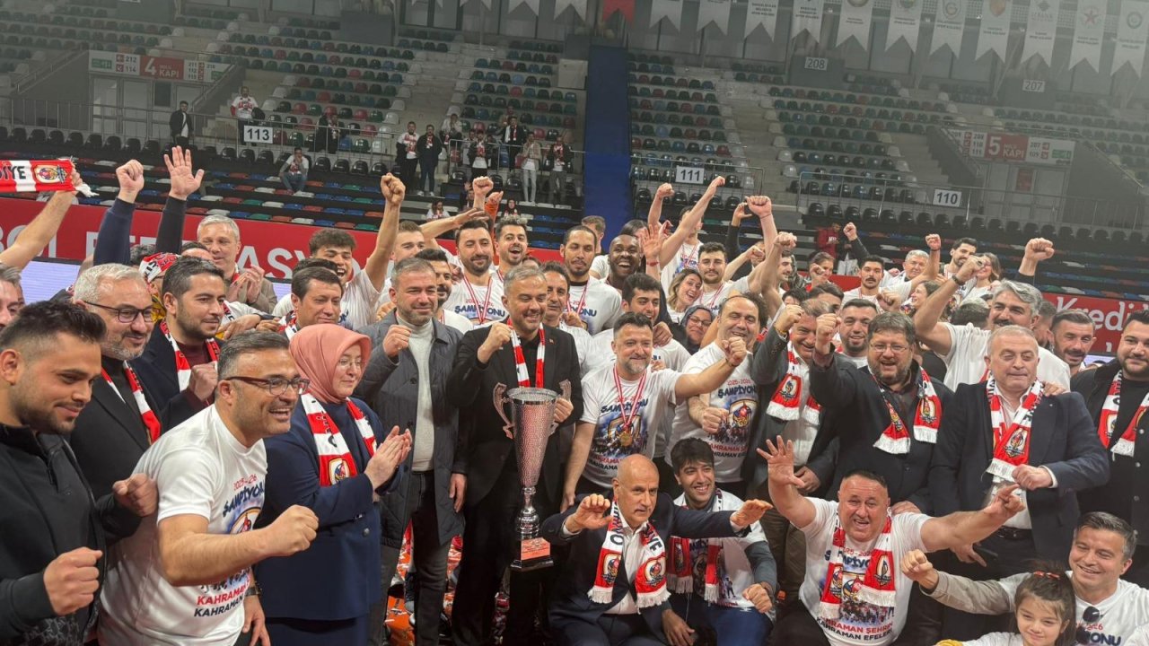 Onikişubat Belediyespor Şampiyonluk Kupasını Kaldırdı!